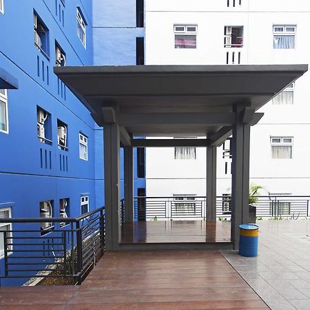Reddoorz Apartment @ Green Pramuka Джакарта Экстерьер фото