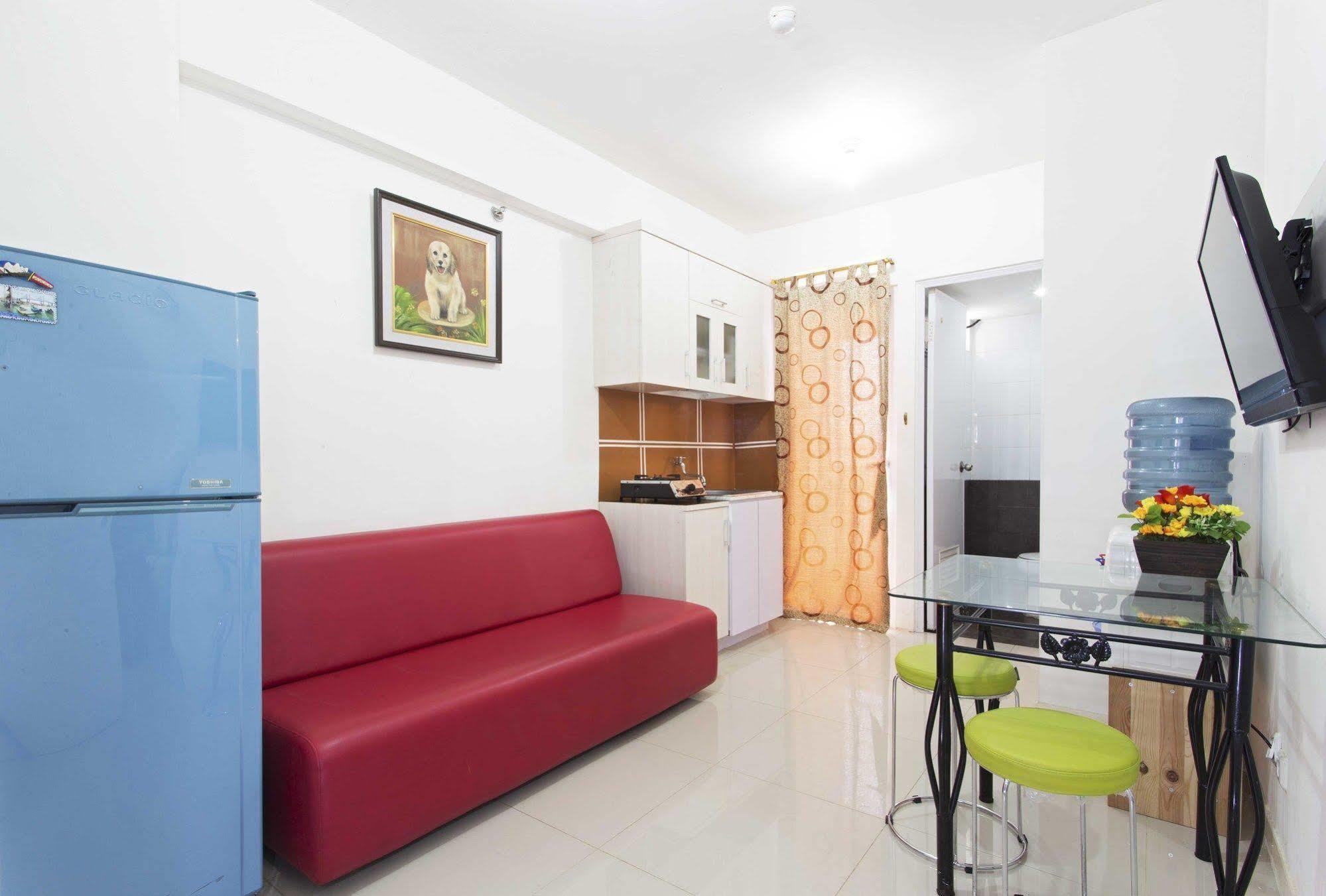 Reddoorz Apartment @ Green Pramuka Джакарта Экстерьер фото